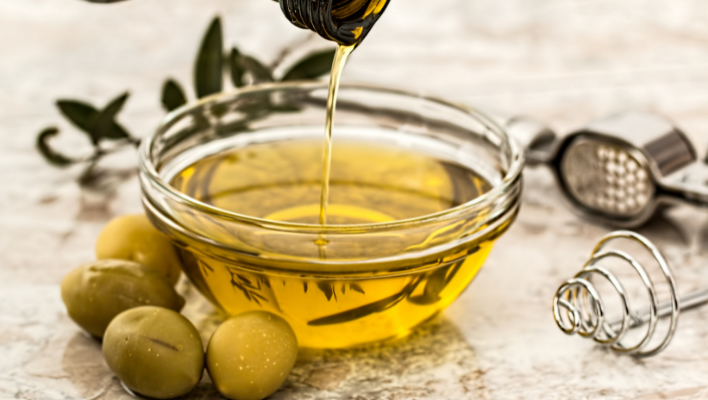 huile d'olive pour cheveux secs